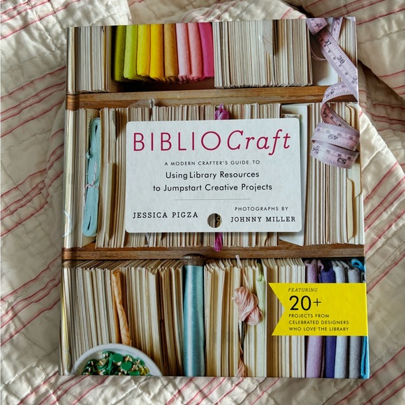 Craft book - Picture 1 of 3